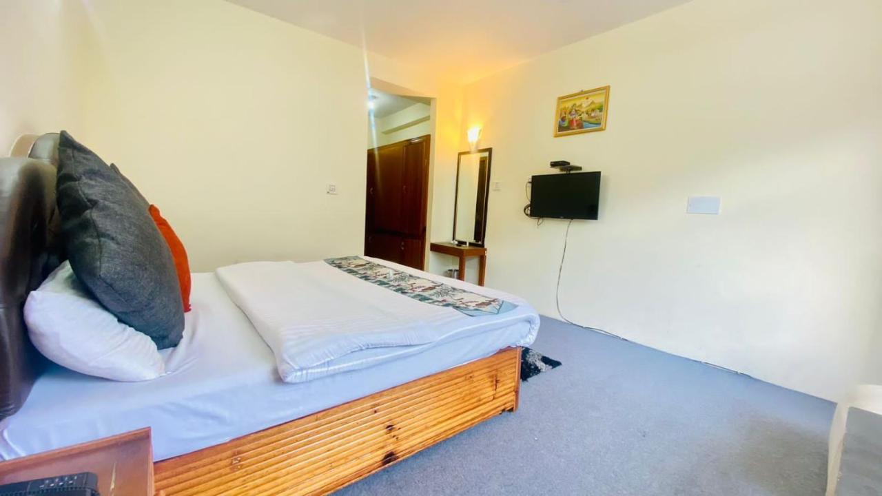 Aastha Regency, Unlimited Free Breakfast And Dinner Include Apartment *