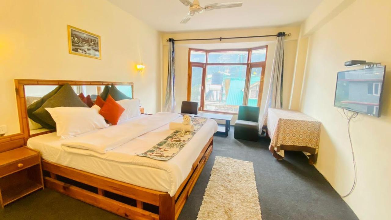 Aastha Regency, Unlimited Free Breakfast And Dinner Include *